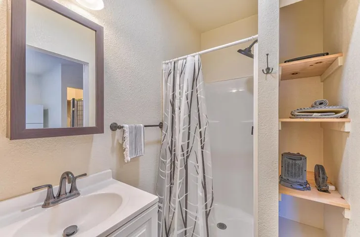 6685 Langley Canyon Road, Salinas, California 93907