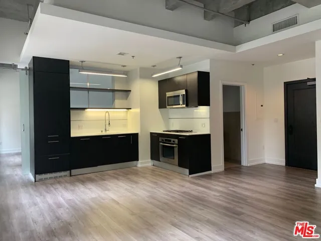 727 W 7th Street 509, Los Angeles, California 90017
