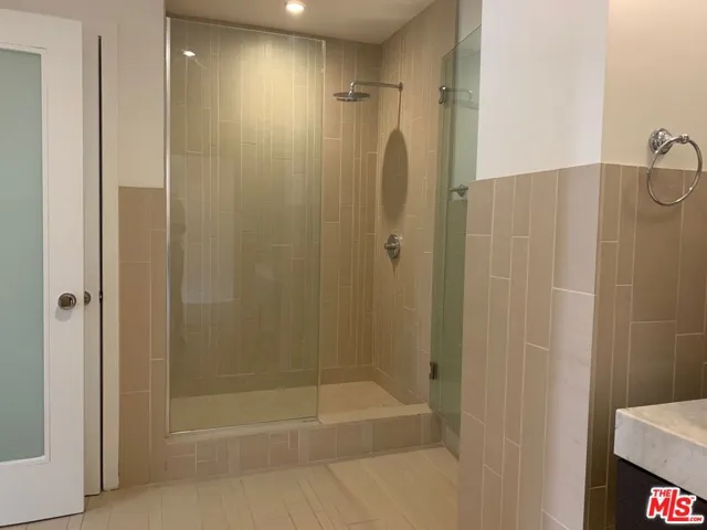 727 W 7th Street 509, Los Angeles, California 90017