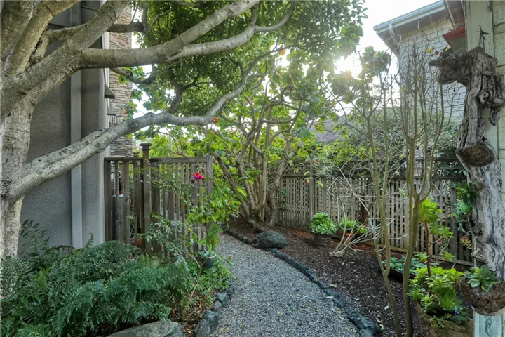 6255 Somerset Way, Cambria, California 93428