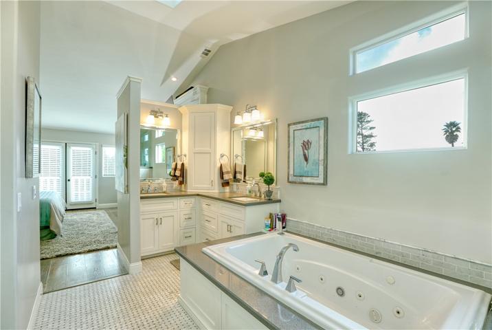 6255 Somerset Way, Cambria, California 93428