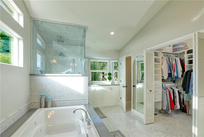 6255 Somerset Way, Cambria, California 93428