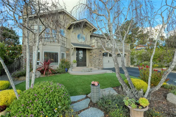 6255 Somerset Way, Cambria, California 93428