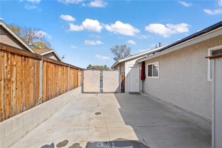 10040 Ontario Street, Riverside, California 92503