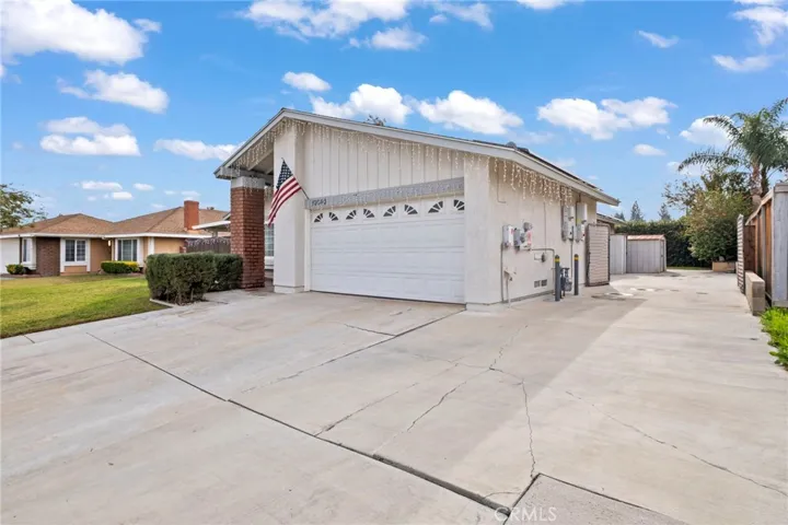 10040 Ontario Street, Riverside, California 92503