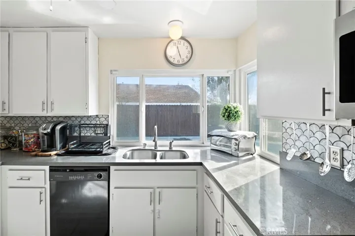 10040 Ontario Street, Riverside, California 92503