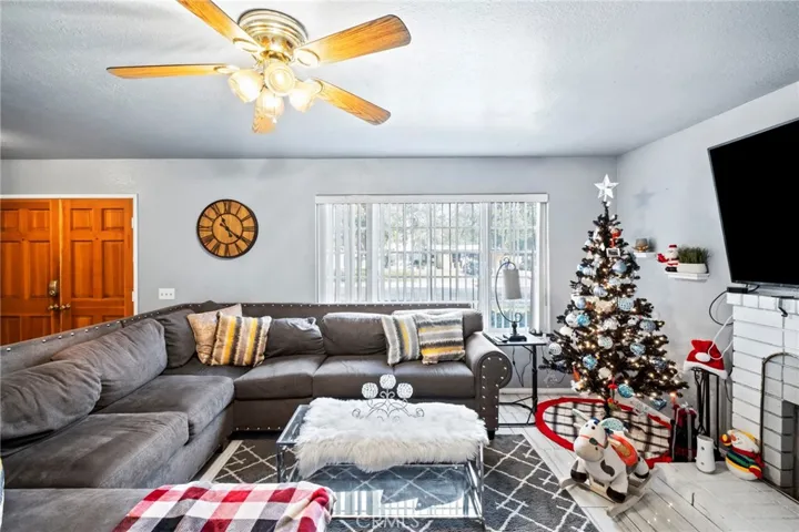 10040 Ontario Street, Riverside, California 92503