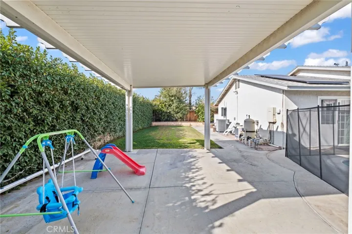 10040 Ontario Street, Riverside, California 92503
