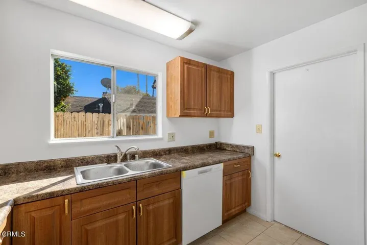 1234 Mead Kitchen2