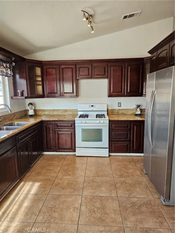 1522 Apple Creek Drive, Perris, California 92571