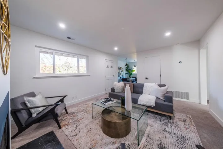 192 Everett Avenue, Palo Alto, California 94301