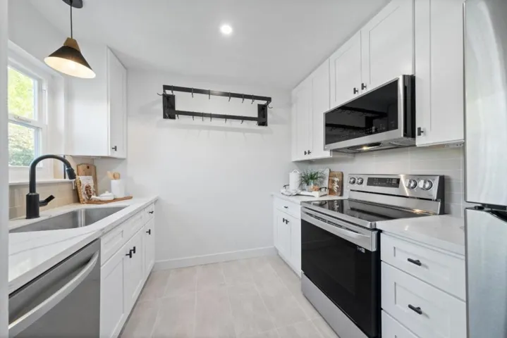 192 Everett Avenue, Palo Alto, California 94301