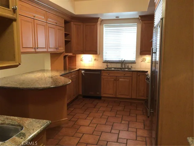 4352 Natoma Avenue, Woodland Hills, California 91364