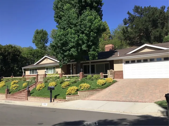 4352 Natoma Avenue, Woodland Hills, California 91364