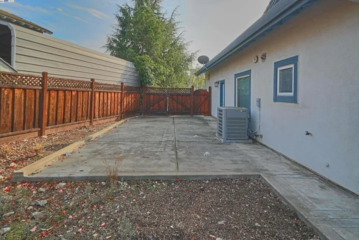 Sideyard Parking