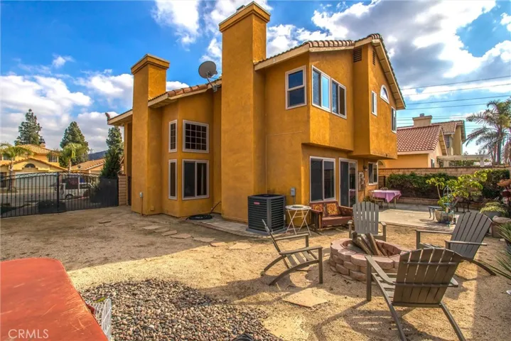 Large Backyard with room for RV, Boat, Play Area, Or...?