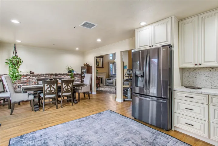 View from kitchen to the family room