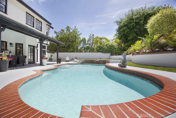 5957 Nora Lynn Drive, Woodland Hills, California 91367