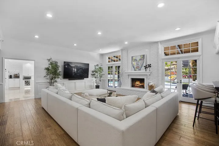 5957 Nora Lynn Drive, Woodland Hills, California 91367
