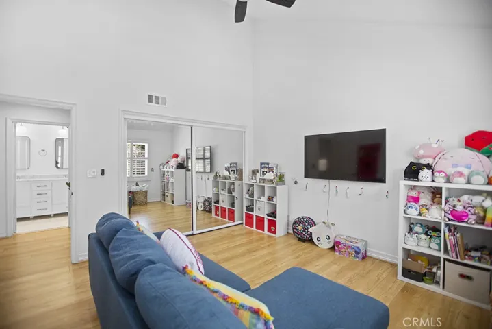 5957 Nora Lynn Drive, Woodland Hills, California 91367