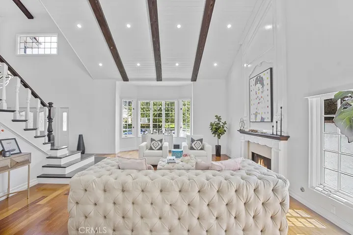 5957 Nora Lynn Drive, Woodland Hills, California 91367