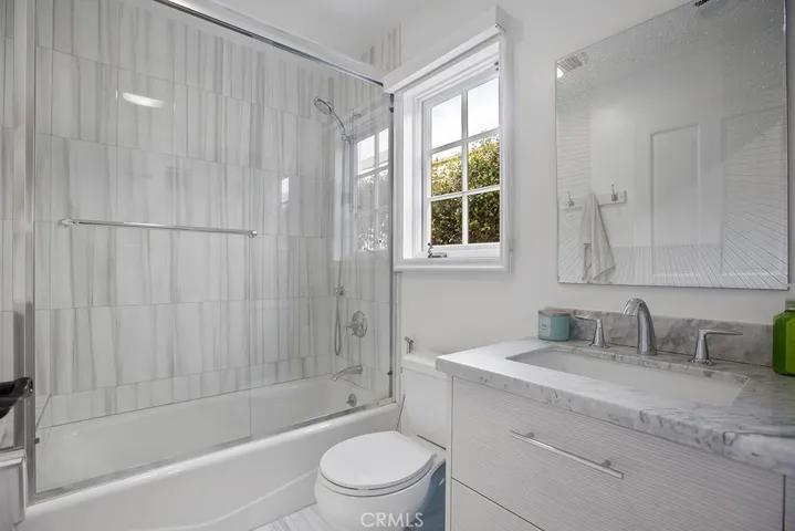 5957 Nora Lynn Drive, Woodland Hills, California 91367