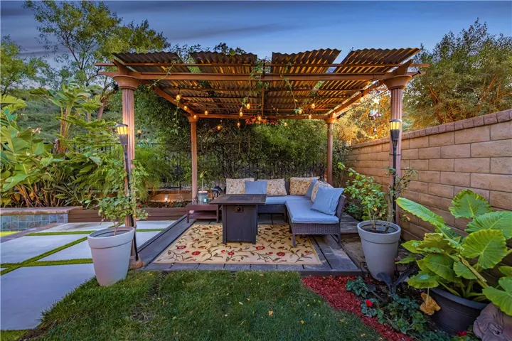 20316 Dorothy Street, Saugus, California 91350