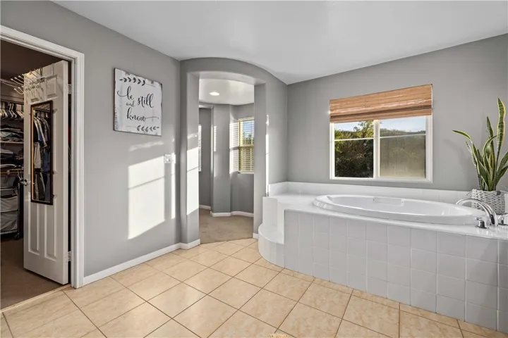 20316 Dorothy Street, Saugus, California 91350