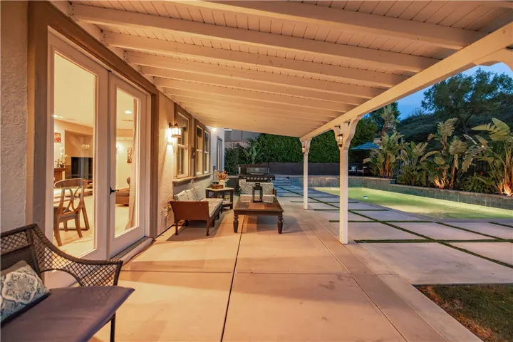 20316 Dorothy Street, Saugus, California 91350