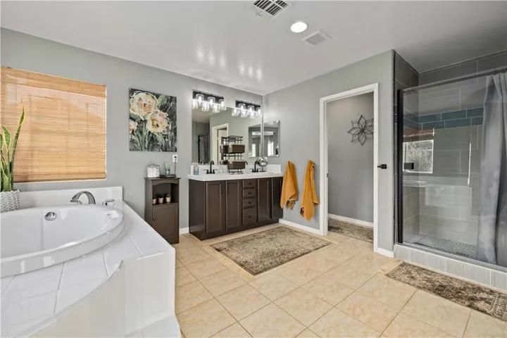 20316 Dorothy Street, Saugus, California 91350