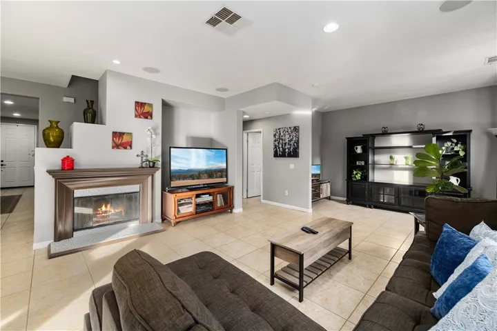 20316 Dorothy Street, Saugus, California 91350
