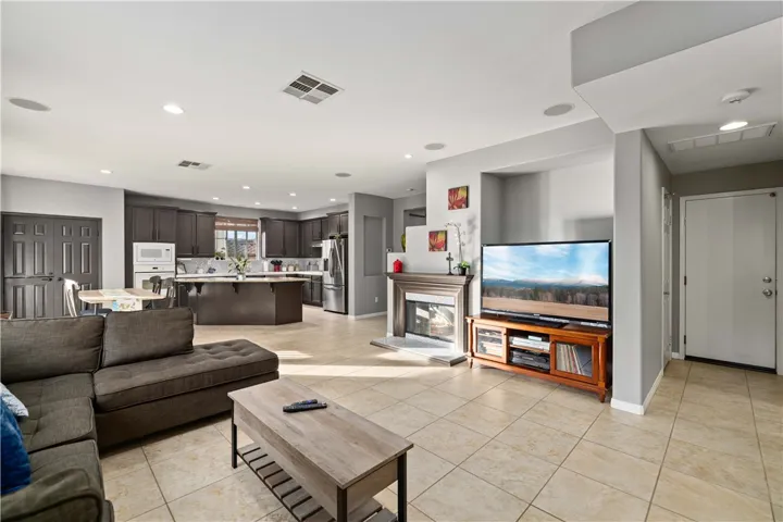 20316 Dorothy Street, Saugus, California 91350