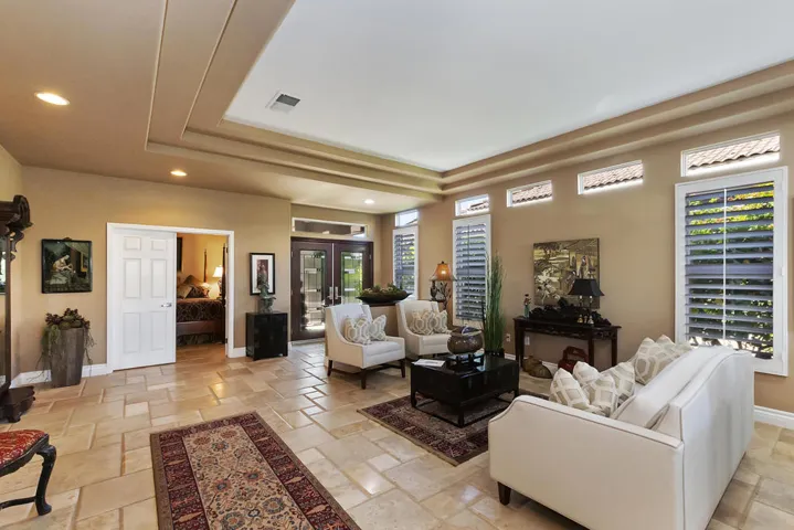 007_Living Room