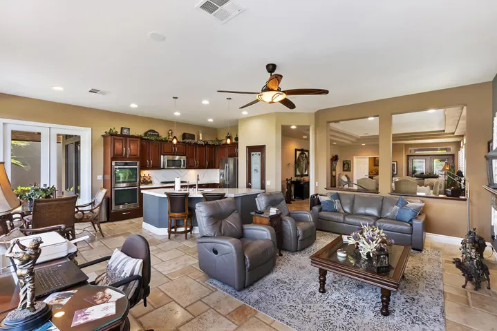 014_Family Room