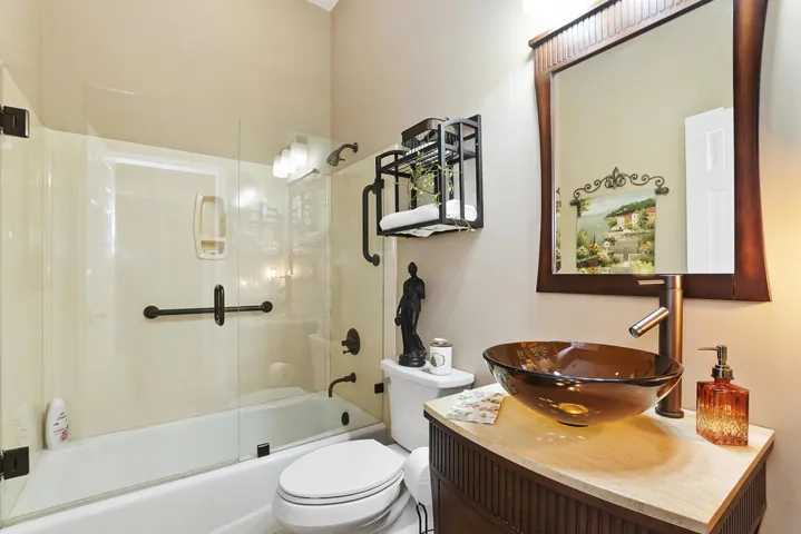 022_Bathroom