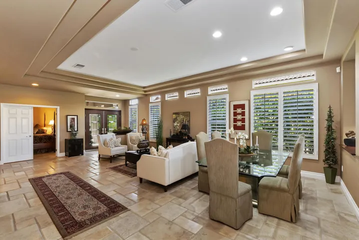 009_Dining Area