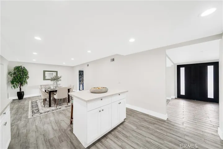 130 N Vicentia Avenue, Corona, California 92882