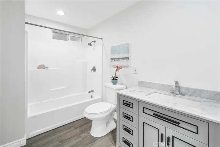 130 N Vicentia Avenue, Corona, California 92882