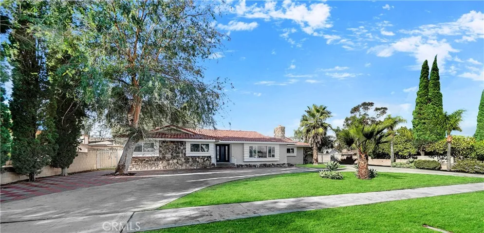 130 N Vicentia Avenue, Corona, California 92882