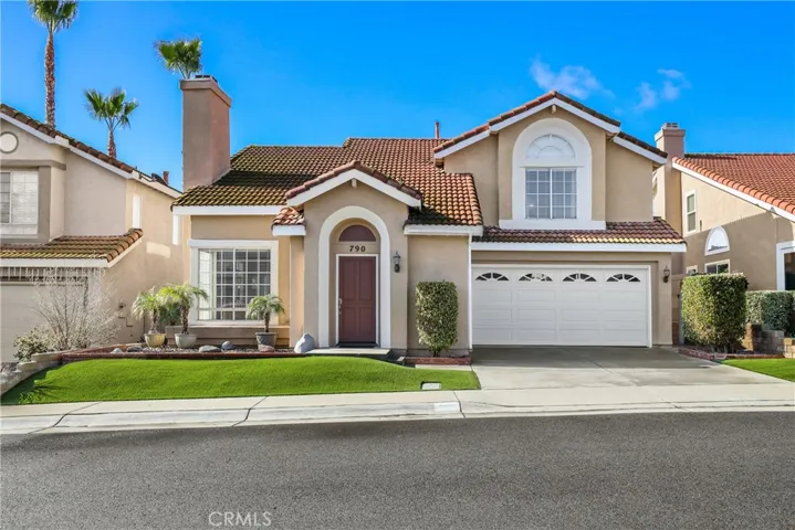 790 Playa Blanca Circle, Corona, California 92879