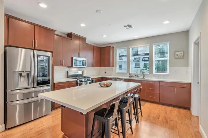 198 Esfahan Drive 6, San Jose, California 95111