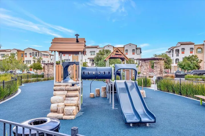 198 Esfahan Drive 6, San Jose, California 95111