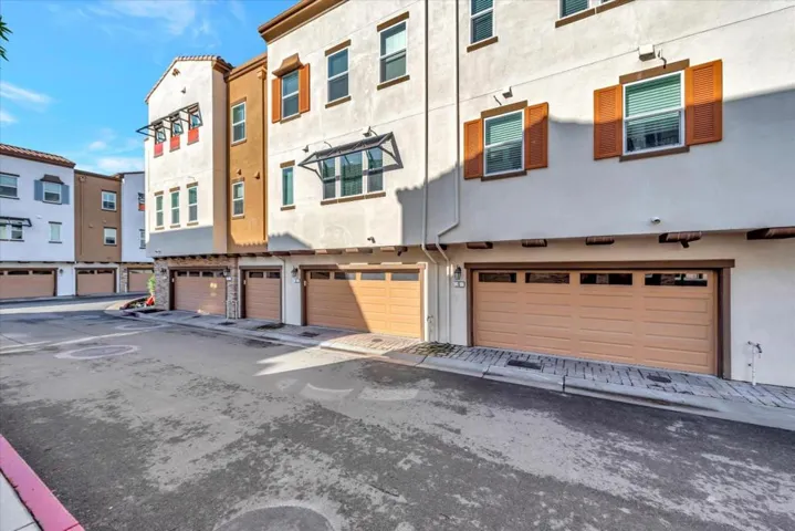 198 Esfahan Drive 6, San Jose, California 95111