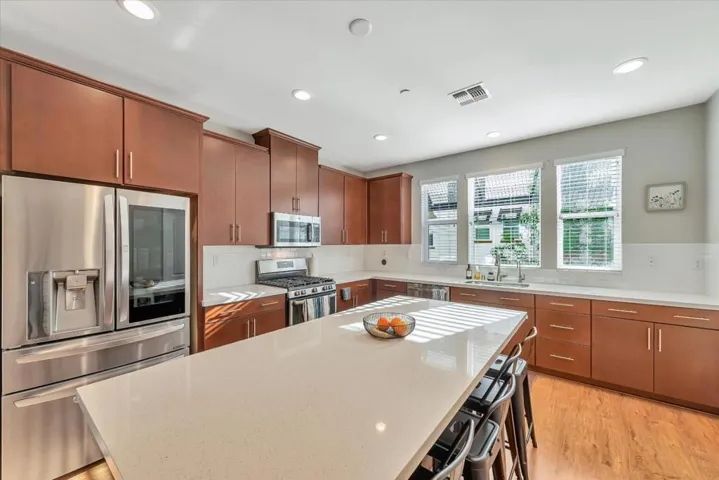 198 Esfahan Drive 6, San Jose, California 95111