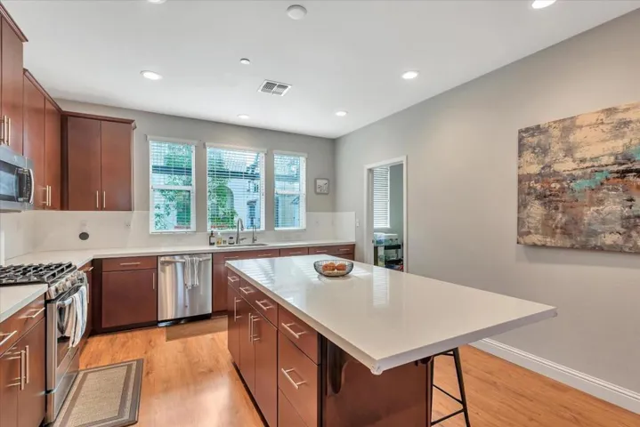 198 Esfahan Drive 6, San Jose, California 95111
