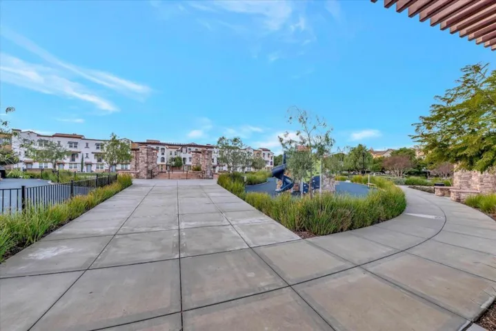 198 Esfahan Drive 6, San Jose, California 95111