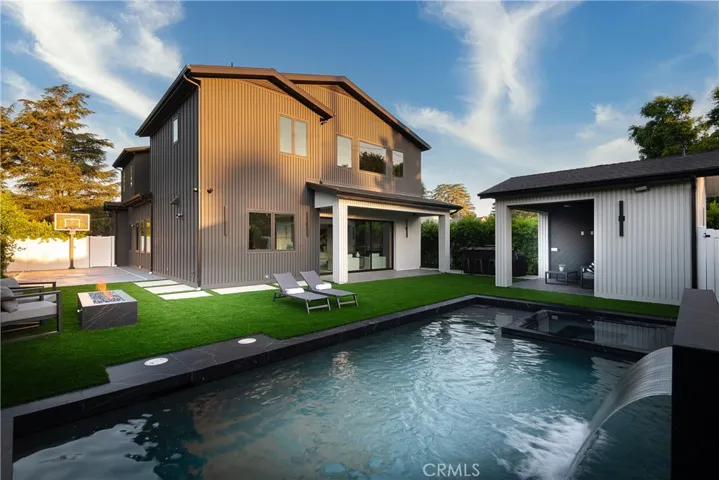 4730 Columbus Avenue, Sherman Oaks, California 91403