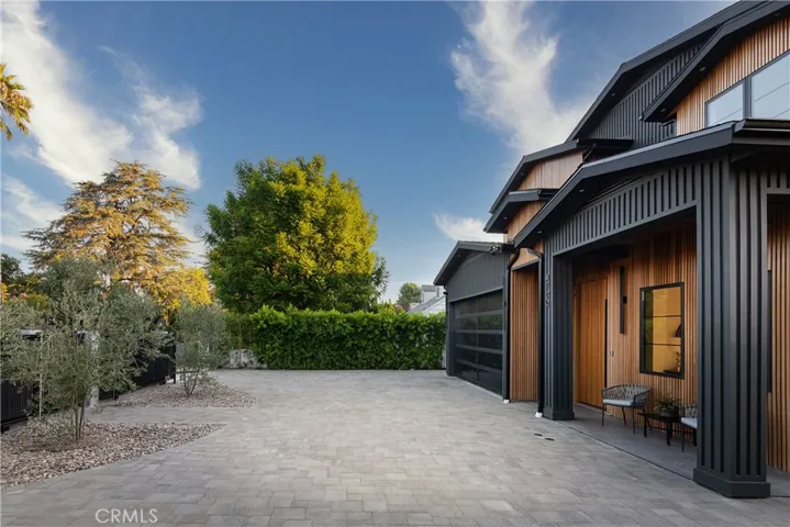 4730 Columbus Avenue, Sherman Oaks, California 91403