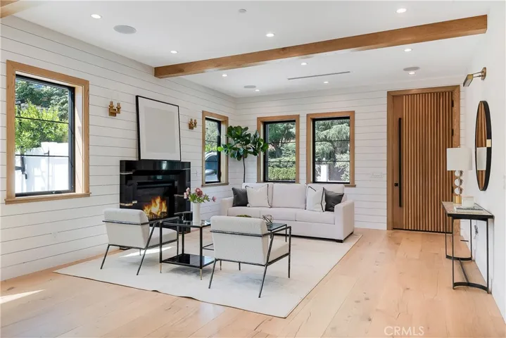 4730 Columbus Avenue, Sherman Oaks, California 91403