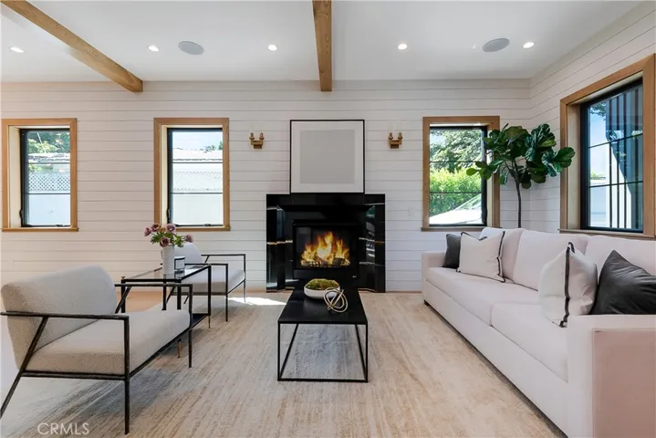 4730 Columbus Avenue, Sherman Oaks, California 91403